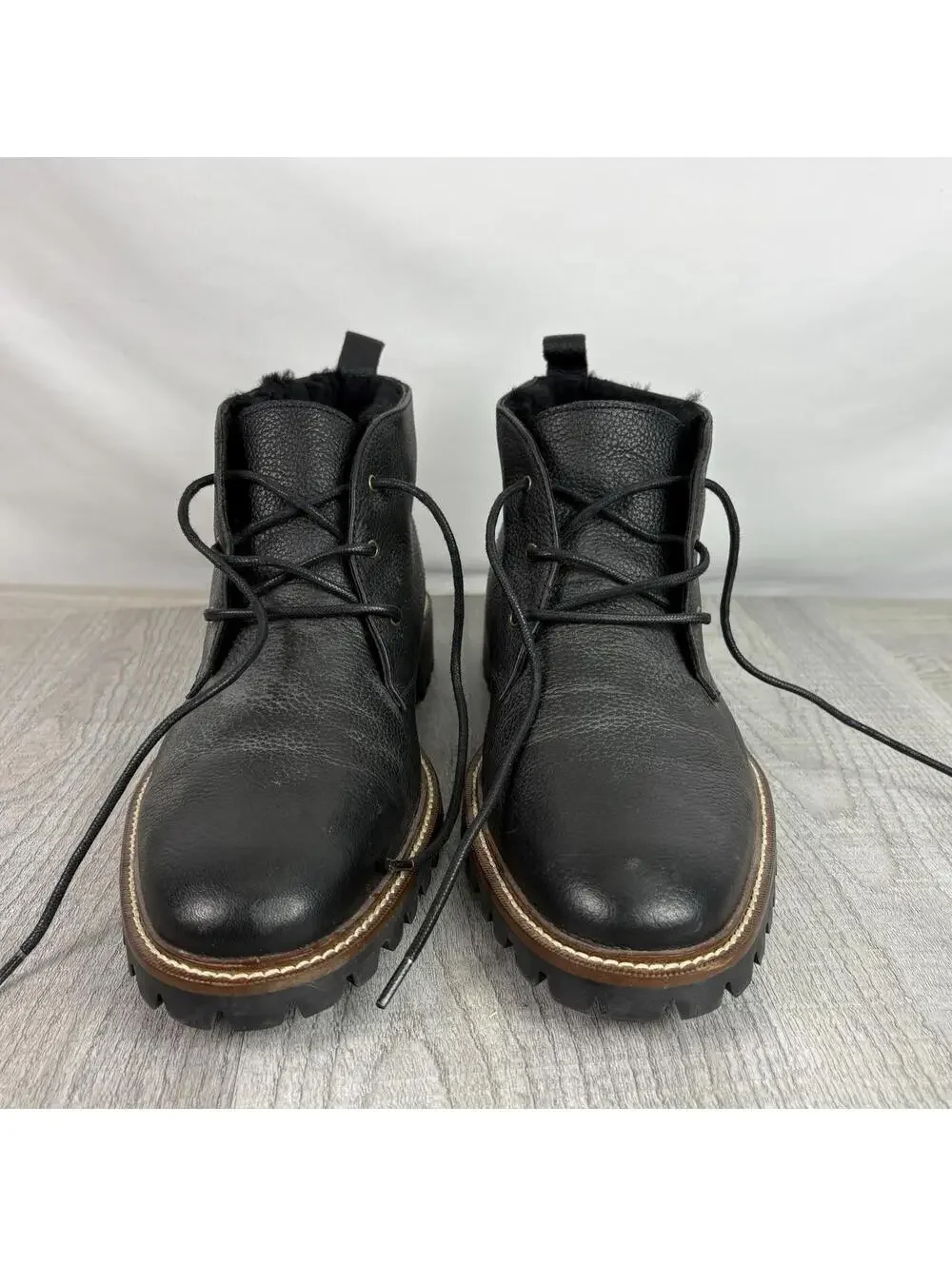 Men's NEW BANANA REPUBLIC Black Leather Chukka Boots - Size 9
